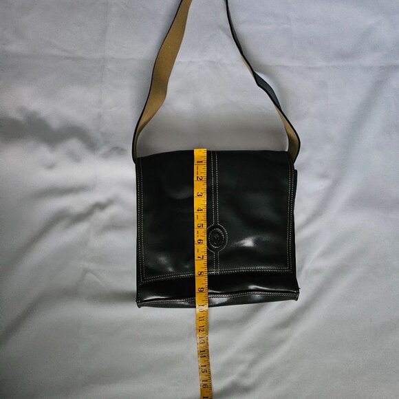 Mondani New York Black Leather Magnetic Closure Shoulder Bag - Picture 12 of 13